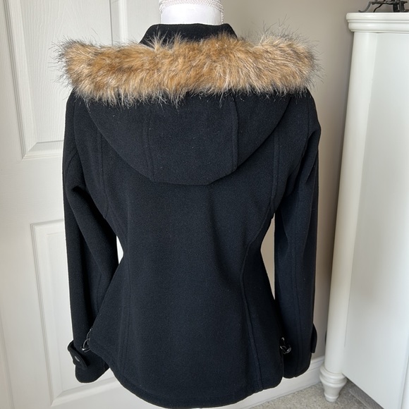 Ladies Black Coat - Picture 3 of 8